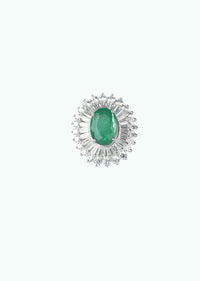 92.5 Sterling Silver Ring Studded With A Emerald And Faux Diamonds