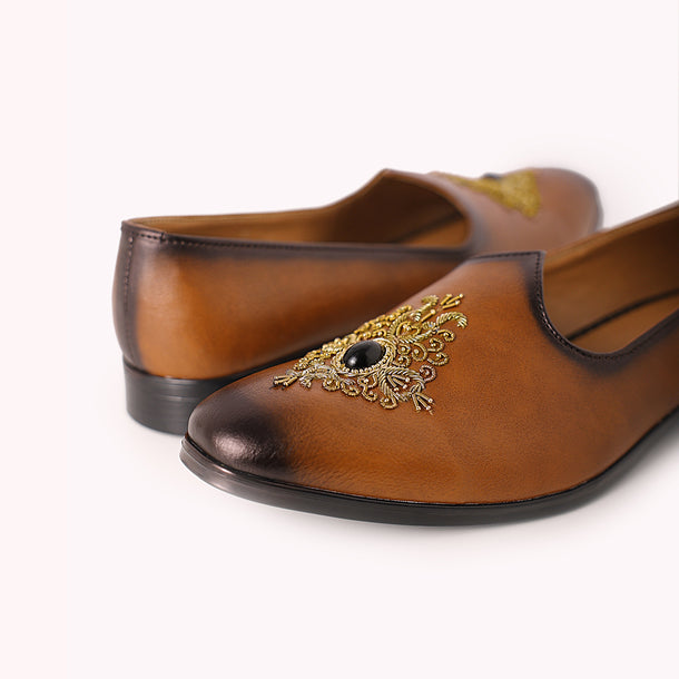 Brown Shaded Juttis with Stone Work