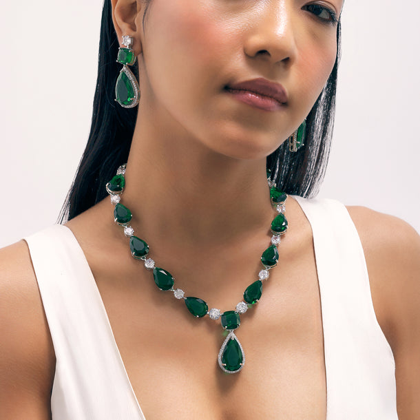 Emerald Diamond Necklace With Earrings