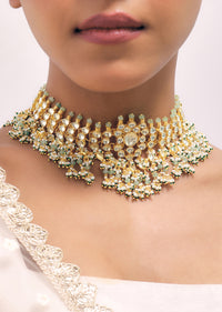 Gold Tone Choker Set With Kundan Work In Mix Metal