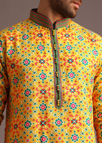 Yellow Pashmina Print Kurta And Pyjama