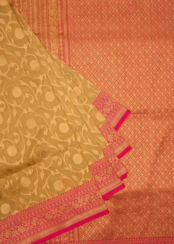 Beige weaved chanderi silk saree with brocade pallo only on Kalki