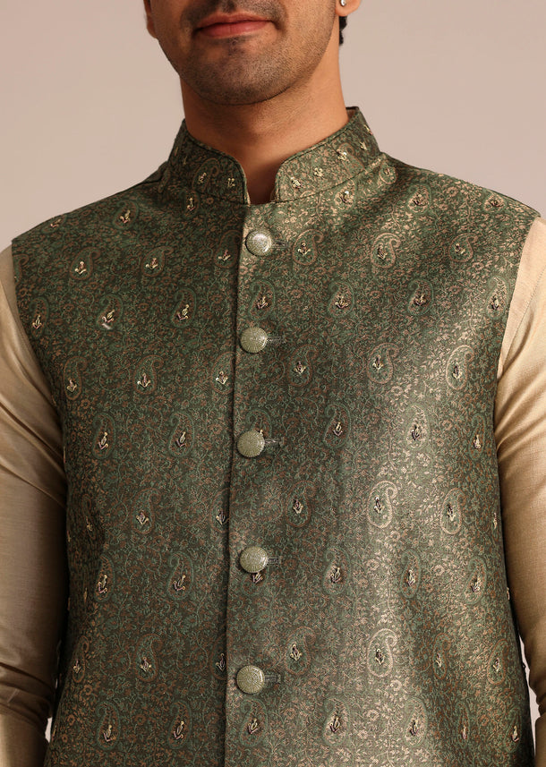 Beige Kurta Pant Set With Green Embroidered Jacket