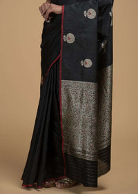 Black Pure Handloom Saree In Tussar Silk With Woven Floral Buttis And Jaal On The Pallu Online - Kalki Fashion