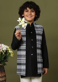 Black Jacket Kurta Set In Silk With White Digital Print