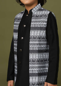 Black Jacket Kurta Set In Silk With White Digital Print