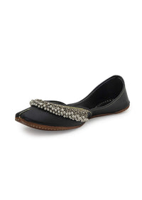 Black Juttis With Oxydised Tiny Ghungroos By 5 Elements