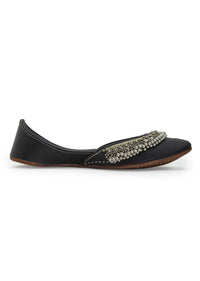 Black Juttis With Oxydised Tiny Ghungroos By 5 Elements