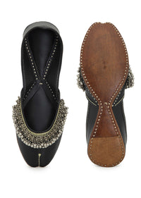Black Juttis With Oxydised Tiny Ghungroos By 5 Elements