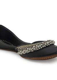 Black Juttis With Oxydised Tiny Ghungroos By 5 Elements
