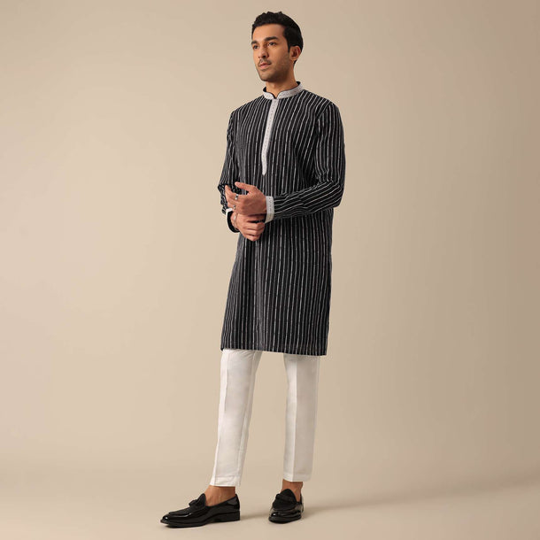 Black Kurta Set With Resham Detail