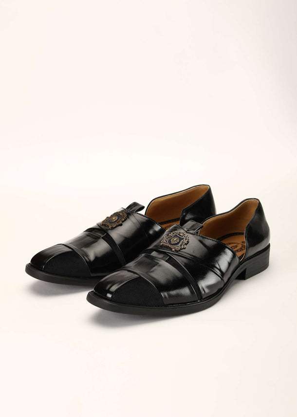 Black Peshawari Footwear In Rexine And Suede Leather Embellished With A Brooch