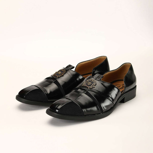 Black Peshawari Footwear In Rexine And Suede Leather Embellished With A Brooch