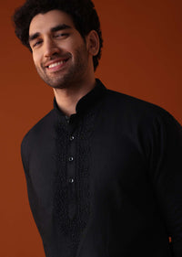 Black Thread Embroidered Kurta In Linen