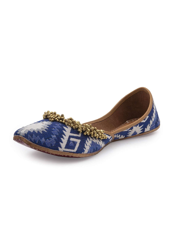 Blue And White Juttis In Jacquard With Tiny Ghungroos And Print By 5 Elements
