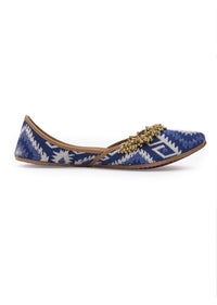 Blue And White Juttis In Jacquard With Tiny Ghungroos And Print By 5 Elements