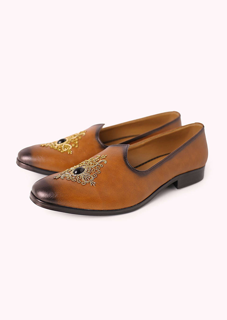 Brown Shaded Juttis with Stone Work