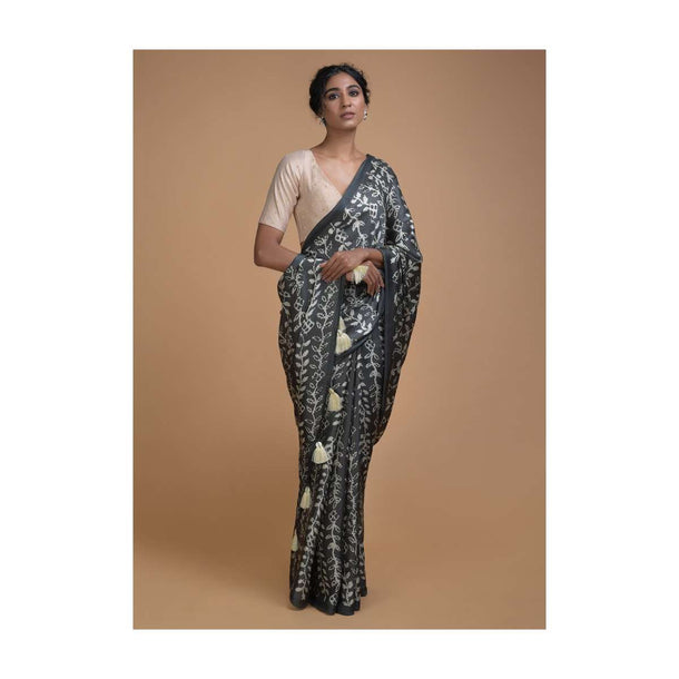 Burnt Ember Grey Saree In Satin Blend With Leaf Print All Over Online - Kalki Fashion