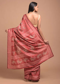 Coral Red Saree In Silk Blend With Paisley Jaal Print Online - Kalki Fashion