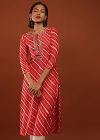 Coral Pink Kurta In Cotton With Leheriya Print And Gotta Work