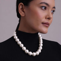 Daisy White Pearl String Necklace