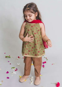 Kalki Girls Dark Green Suit Set In Cotton With Printed Floral Jaal And Lace Work By Tiber Taber