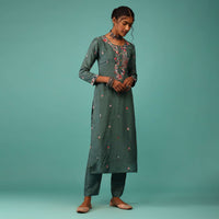 Peacock Green Kurta Set In Dola Silk With Kashmiri Thread Embroidery & 3D Floral Work