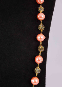 Elegant And Classic Necklace Adorn In Black Stone And Peach Pearls Online - Kalki Fashion