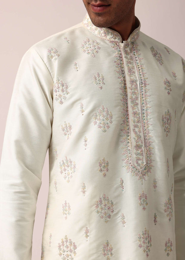 Elegant White Silk Kurta Set With Exquisite Handwork