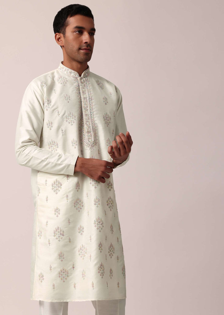 Elegant White Silk Kurta Set With Exquisite Handwork