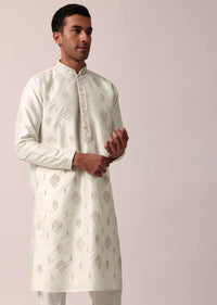 Elegant White Silk Kurta Set With Exquisite Handwork