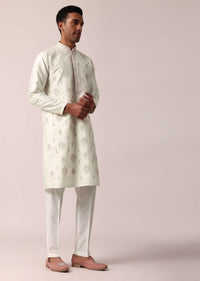Elegant White Silk Kurta Set With Exquisite Handwork