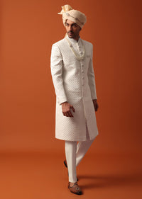 Exquisite White Silk Sherwani Set With Intricate Embroidery