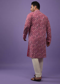 Fuschia Pink Kurta Set In Silk With Thread Embroidery