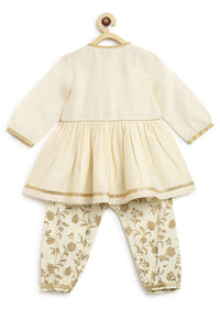 Kalki Girls Combo Of Cream White Embroidered Angrakha Set And Gold Printed Bow Hairclip