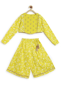 Kalki Girls Combo Of Canary Yellow Embroidered Cord Set And Gold Printed Bow Hairclip