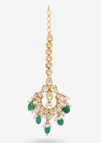 Gold Maang Tika With Green Beads And Ideal Blend Of Kundan Pieces And Pearls By Prerto