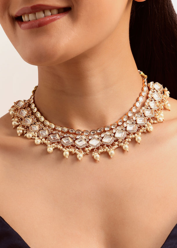 Gold And White Kundan Choker Necklace Set In Mix Metal