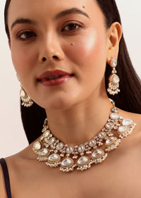 Gold And White Mix Metal Kundan Choker Necklace Set