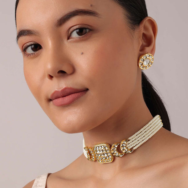 Gold Finish Choker Set With Studded And Meenakari Work