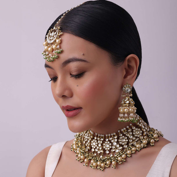 Gold Finish Heavy Bridal Choker And Maang Tikka Set