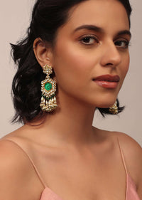 Gold Finish Kundan Choker Set With Beads, Pearls, And Synthetic Emerald Stones