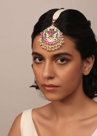 Gold Finish Kundan Maangtika With Synthetic Emerald And Ruby Stones