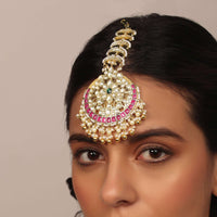 Gold Finish Kundan Bridal Maangtika With Synthetic Emerald And Ruby Stones