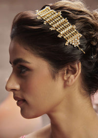Gold Plated Kundan Head Band In Silver Alloy