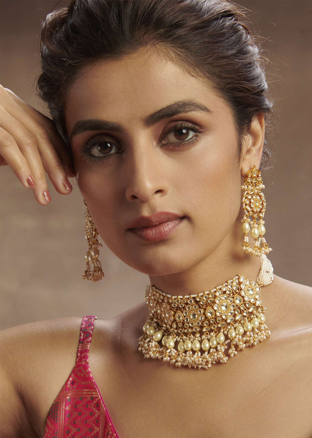 Gold Plated Kundan Choker And Earring Set In Silver Alloy