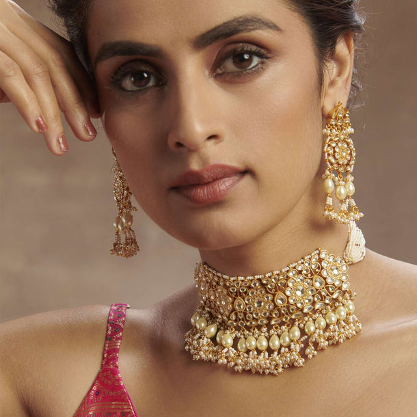 Gold Plated Kundan Choker And Earring Set In Silver Alloy