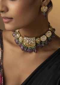 Gold Plated Kundan Necklace Set In Silver Alloy