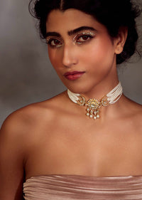 Gold Plated Silver Alloy Kundan Choker Necklace Adorned With Pearls