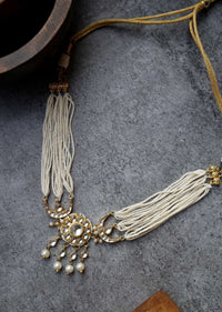 Gold Plated Silver Alloy Kundan Choker Necklace Adorned With Pearls
